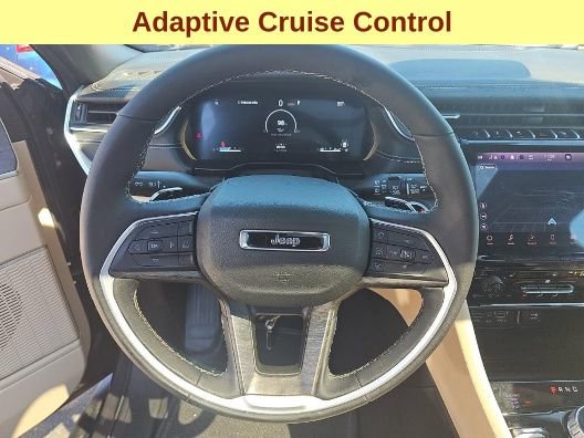 Used 2025 Jeep Grand Cherokee L Limited w/ Black Appearance Package AWD/4WD image 11
