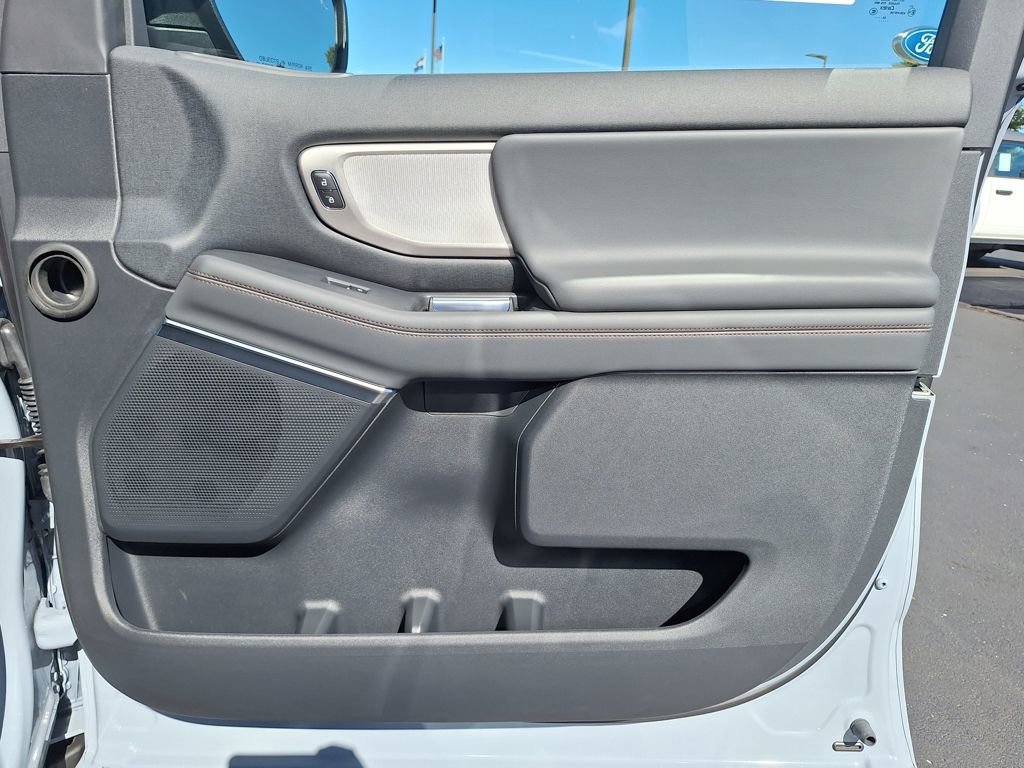 New 2025 Ford Expedition Active image 15