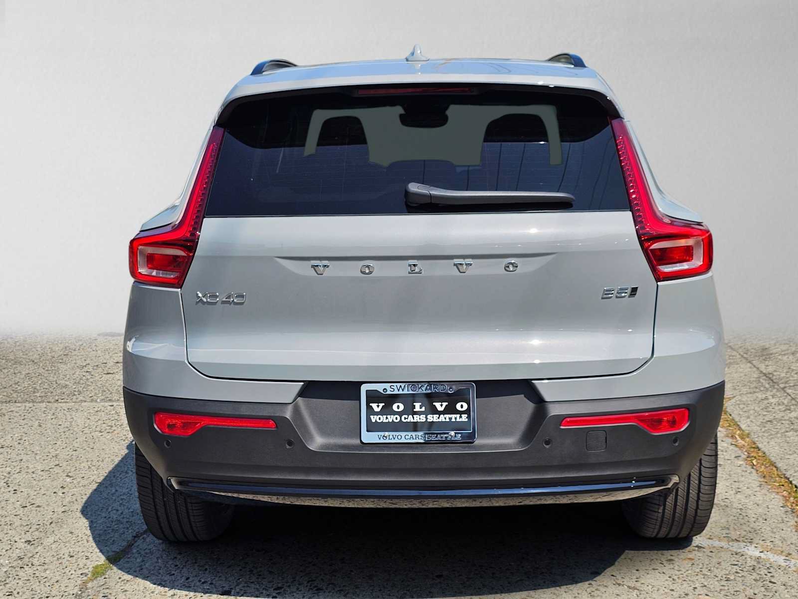 New 2026 Volvo XC40 B5 Plus w/ Protection Package Premier AWD/4WD image 4