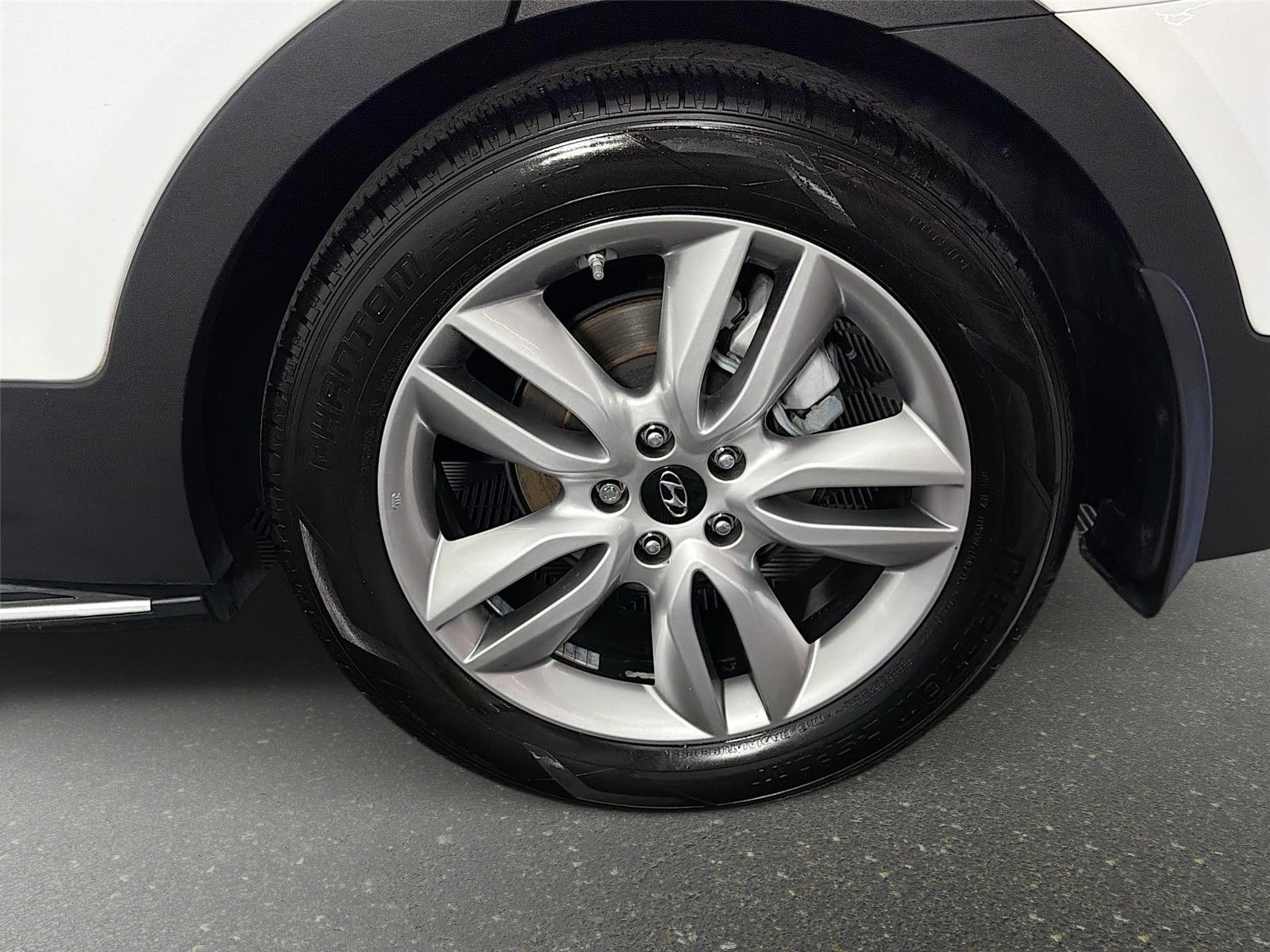 Used 2015 Hyundai Santa Fe Sport 2.0T w/ Option Group 05 FWD image 29
