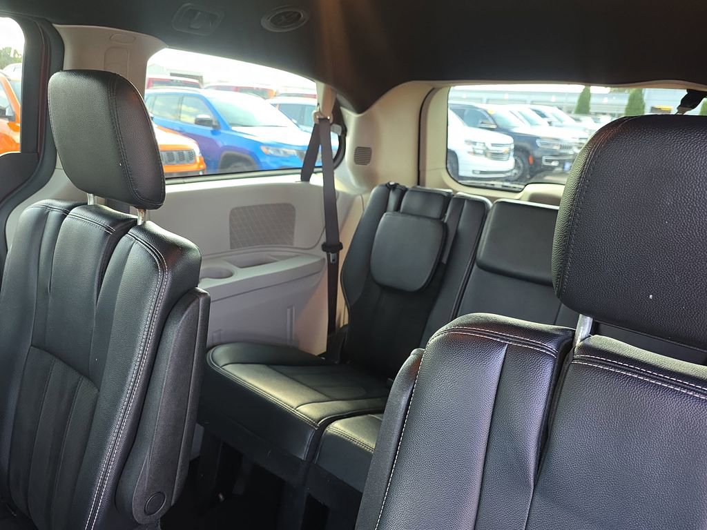 Used 2019 Dodge Grand Caravan SXT image 10