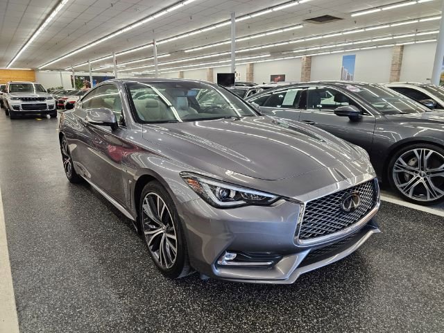 Used 2019 INFINITI Q60 3.0t Luxe w/ Essential Package image 3