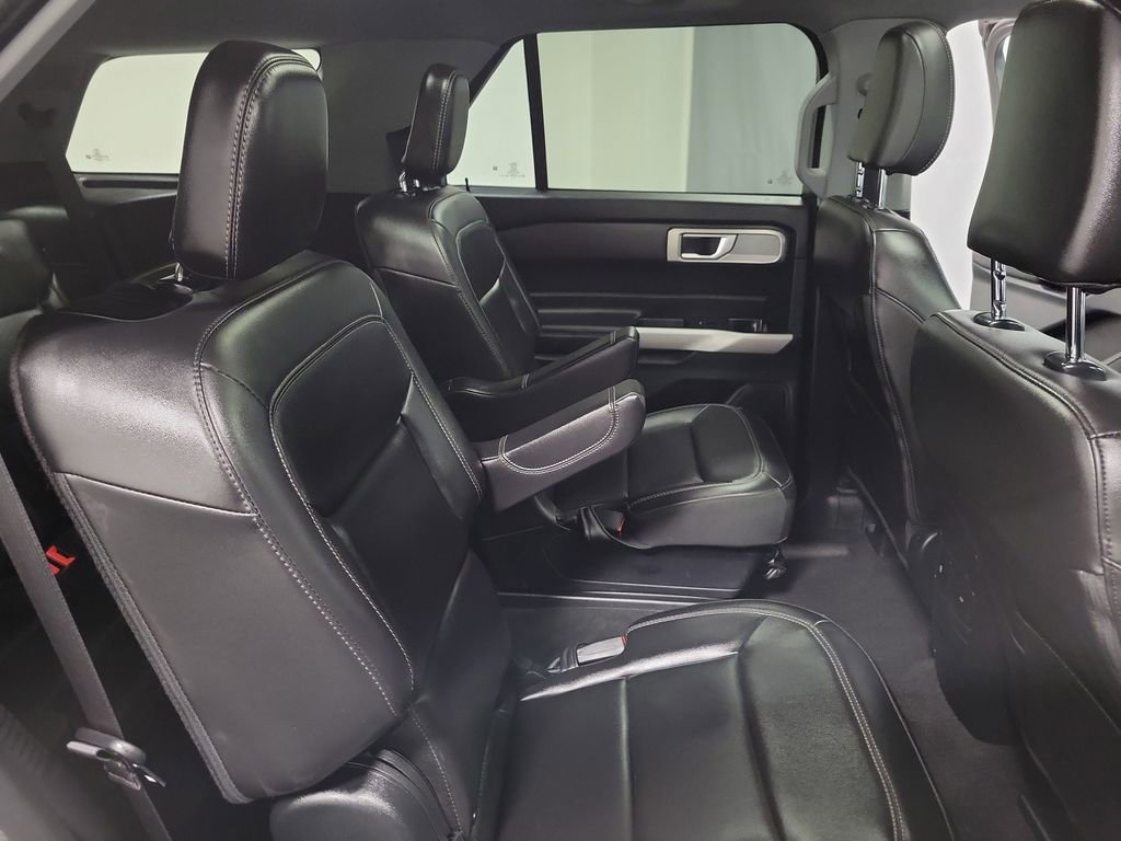 Used 2024 Ford Explorer XLT w/ Equipment Group 202A AWD/4WD image 20