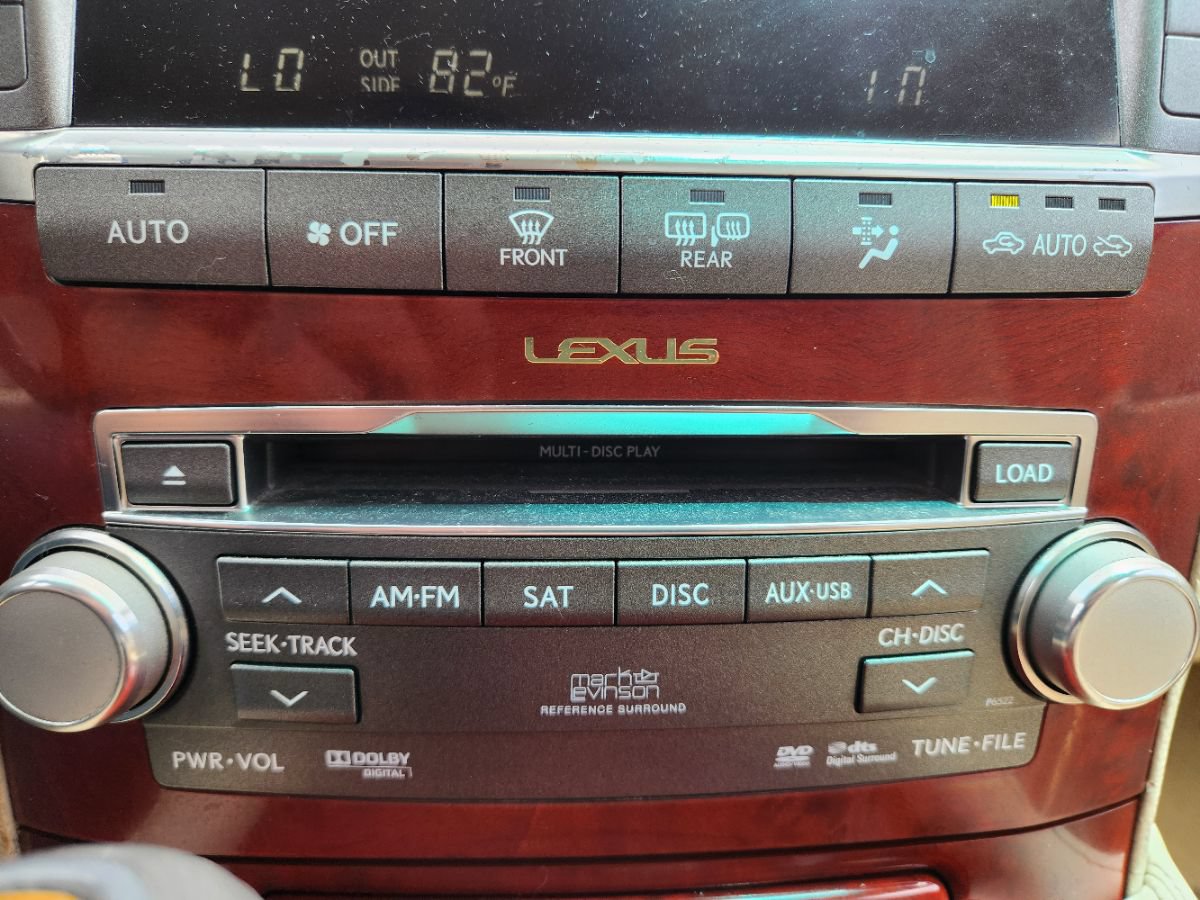 Used 2010 Lexus LS 460 RWD image 22