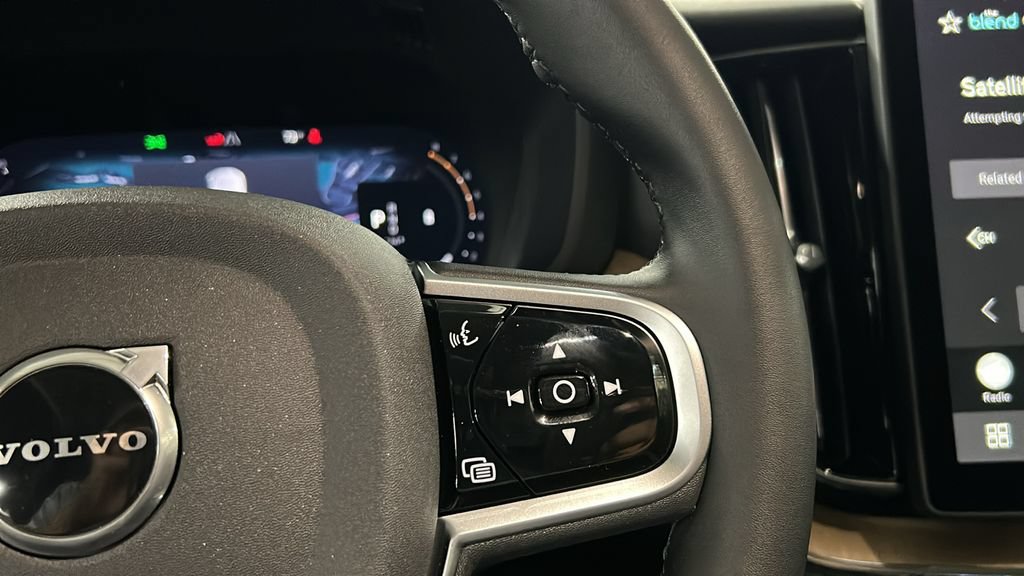 New 2026 Volvo XC60 B5 Plus w/ Protection Package Premier AWD/4WD image 13