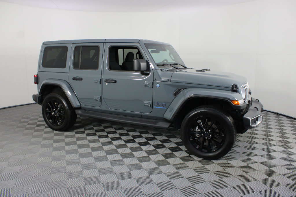 Used 2025 Jeep Wrangler Unlimited Sahara AWD/4WD image 22