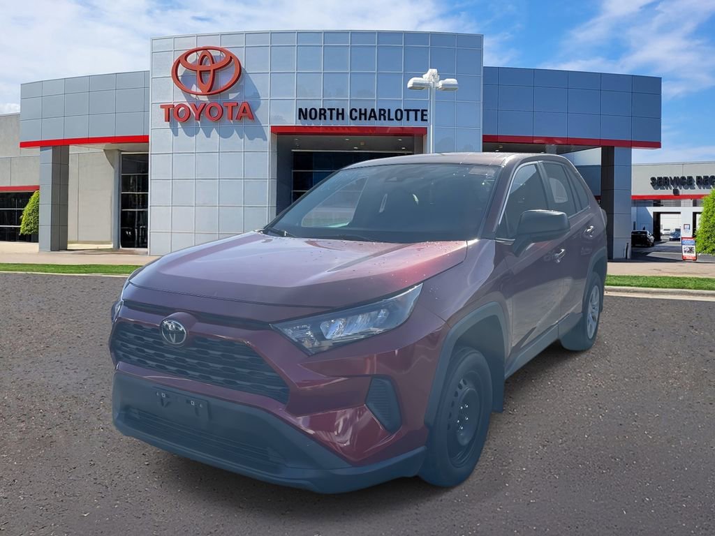 Used 2022 Toyota RAV4 LE image 5