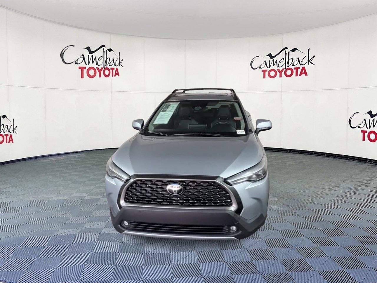 Used 2024 Toyota Corolla Cross XLE w/ Convenience Package FWD image 6