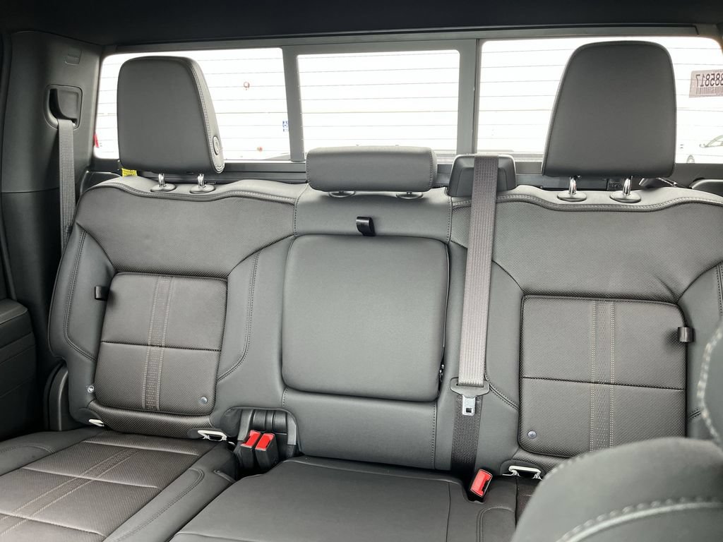 New 2026 Chevrolet Silverado 1500 High Country w/ High Country Premium Package AWD/4WD image 23
