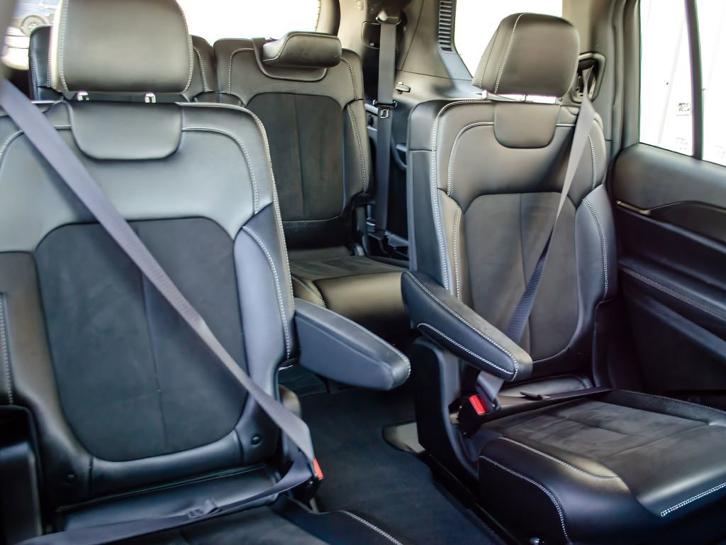 Used 2023 Jeep Grand Cherokee L Laredo image 37