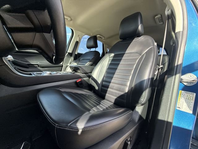 Used 2024 Ford Edge SEL image 11