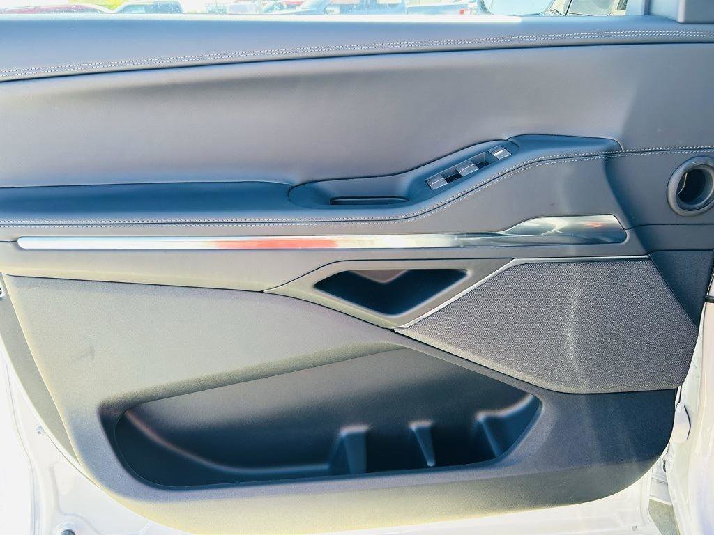 New 2025 Lincoln Navigator Reserve w/ Jet Appearance Package image 21