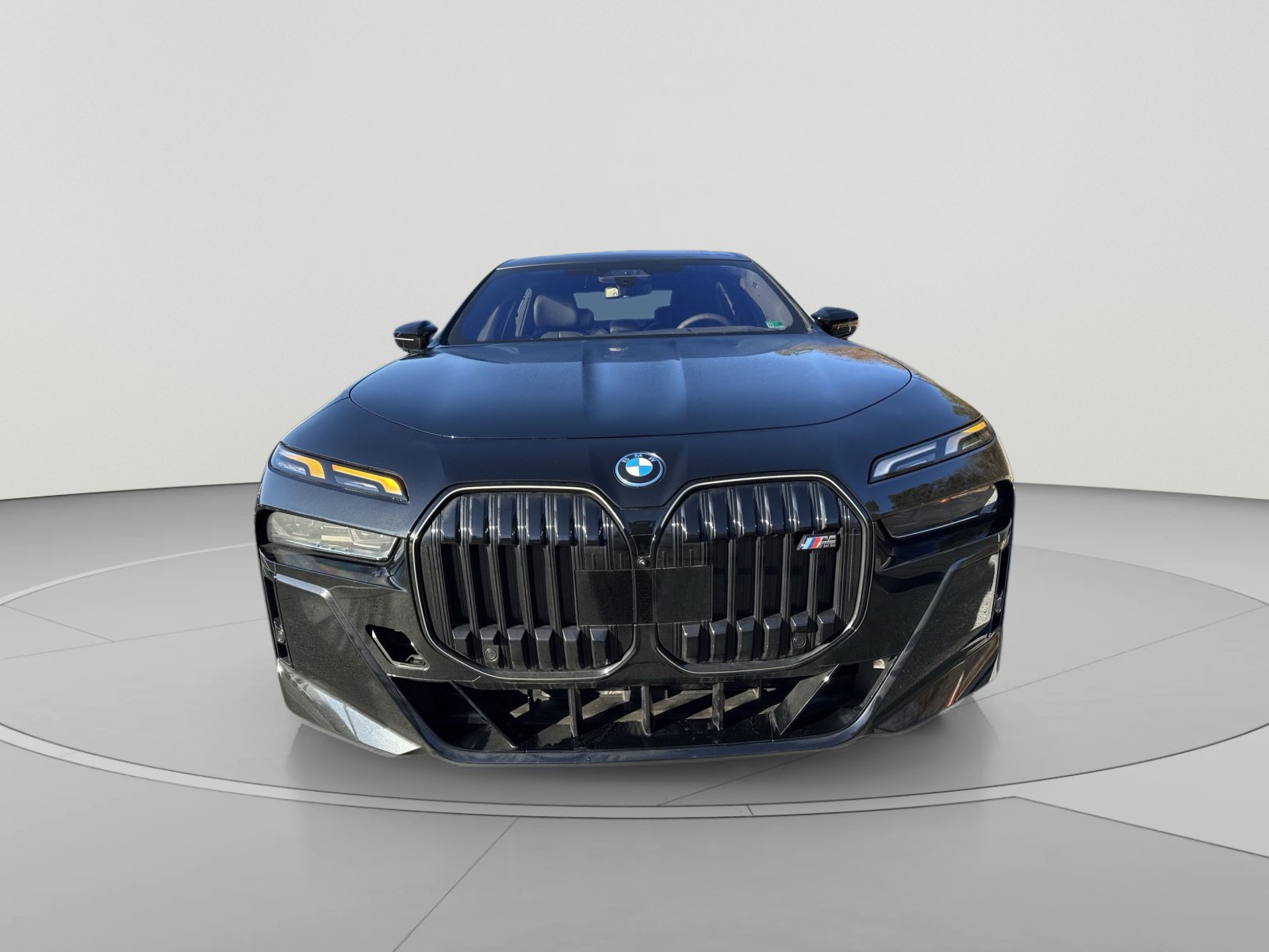 New 2026 BMW i7 M70 AWD/4WD image 4