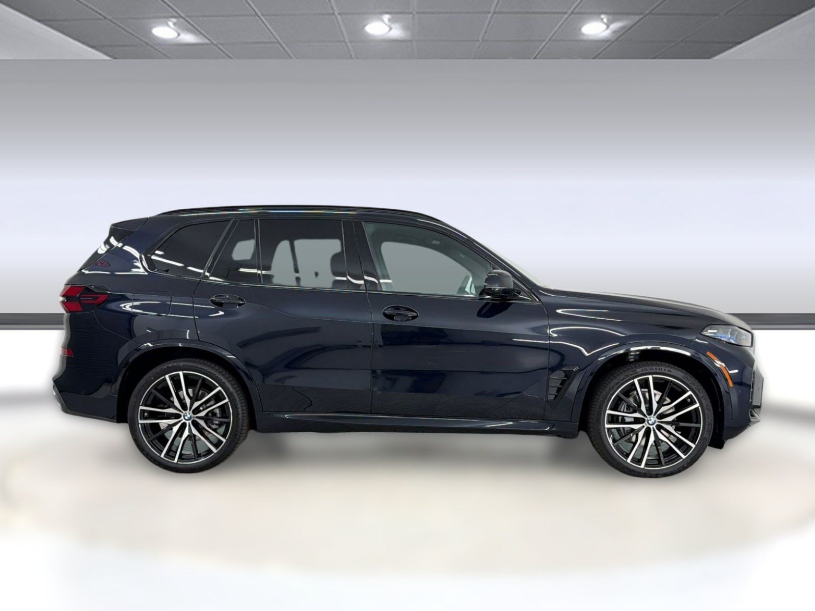 New 2026 BMW X5 xDrive40i w/ M Sport Package AWD/4WD image 8