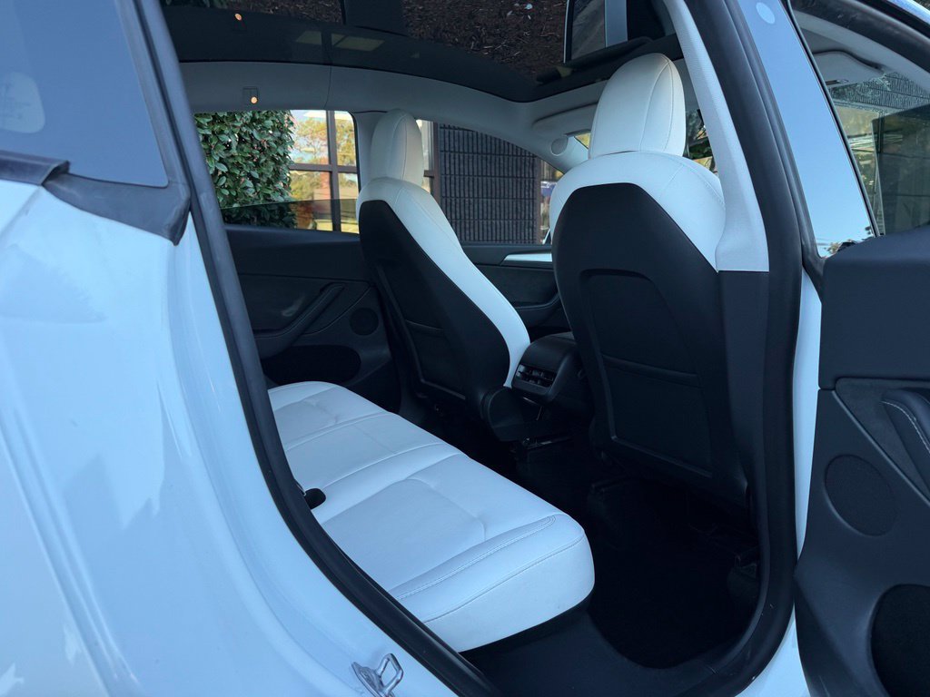 Used 2022 Tesla Model Y Performance AWD/4WD image 38