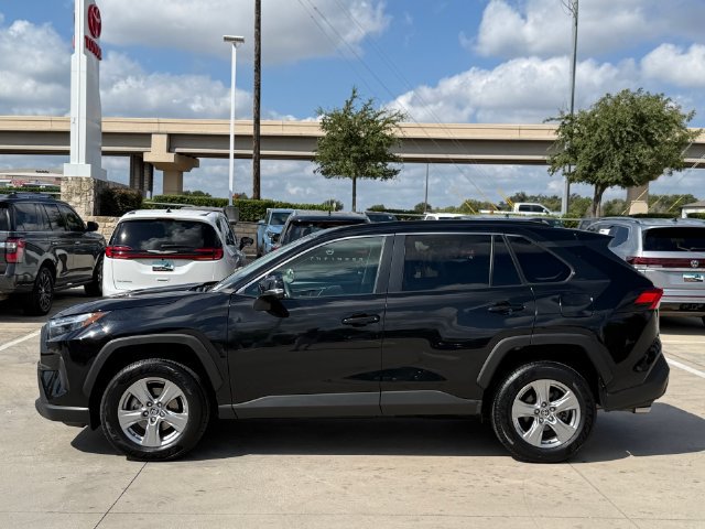 Used 2024 Toyota RAV4 XLE FWD image 8