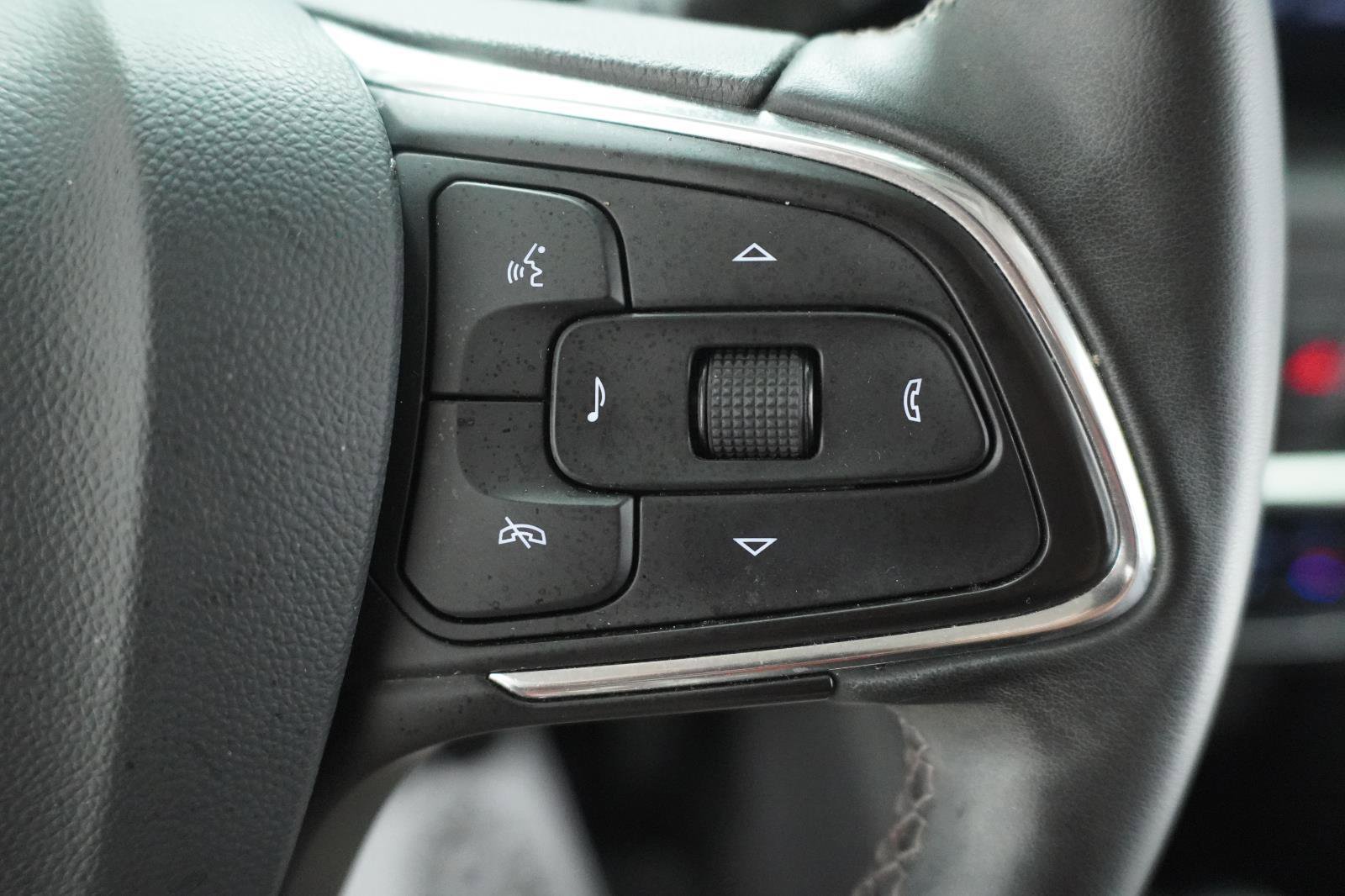 Used 2025 Buick Encore GX Avenir w/ Avenir Technology Package FWD image 25