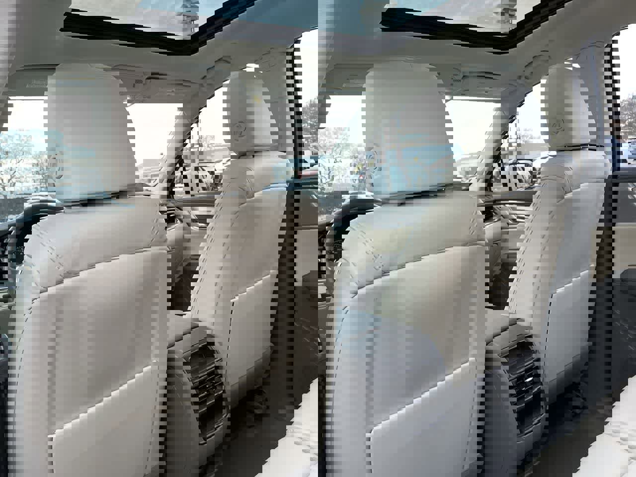 Certified 2023 Cadillac XT5 Premium Luxury w/ LPO, Floor Liner Package image 20