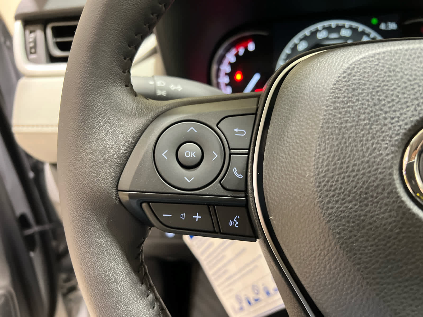 New 2025 Toyota RAV4 XLE w/ Convenience Package image 18