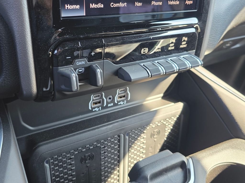New 2026 RAM 2500 Big Horn AWD/4WD image 17