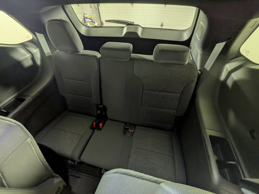Used 2026 Chevrolet Traverse LT w/ Driver Confidence Package AWD/4WD image 35