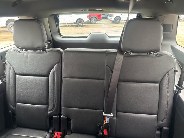 Used 2025 Chevrolet Suburban Z71 AWD/4WD image 24