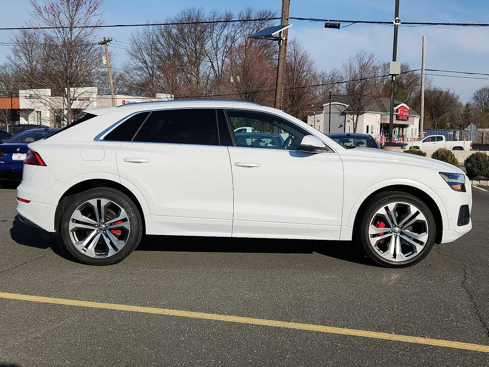 Used 2019 Audi Q8 Premium Plus w/ Premium Plus image 7
