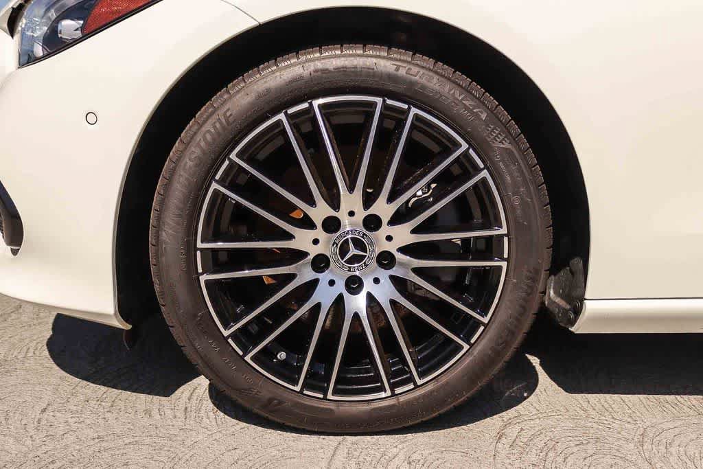 Used 2025 Mercedes-Benz C 300 Sedan image 11