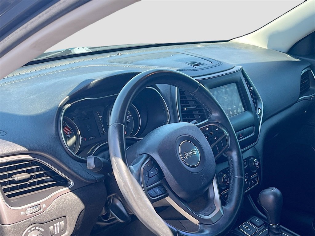 Used 2020 Jeep Cherokee Latitude Plus w/ Cold Weather Group image 9