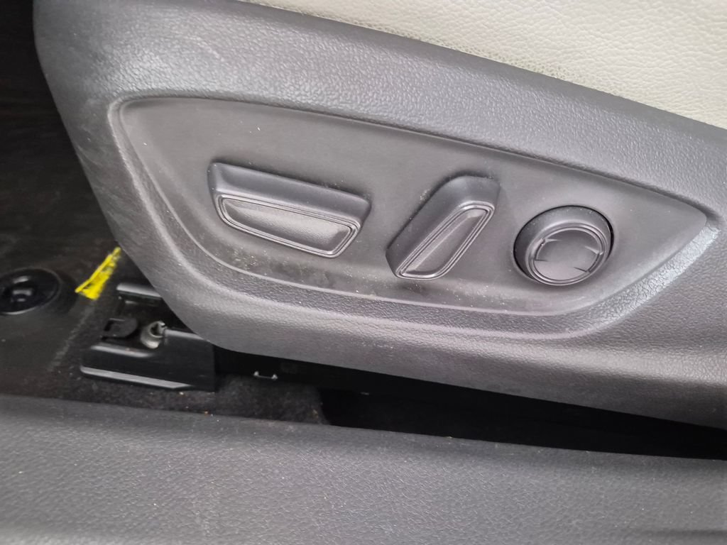 Used 2021 Toyota Camry SE FWD image 22