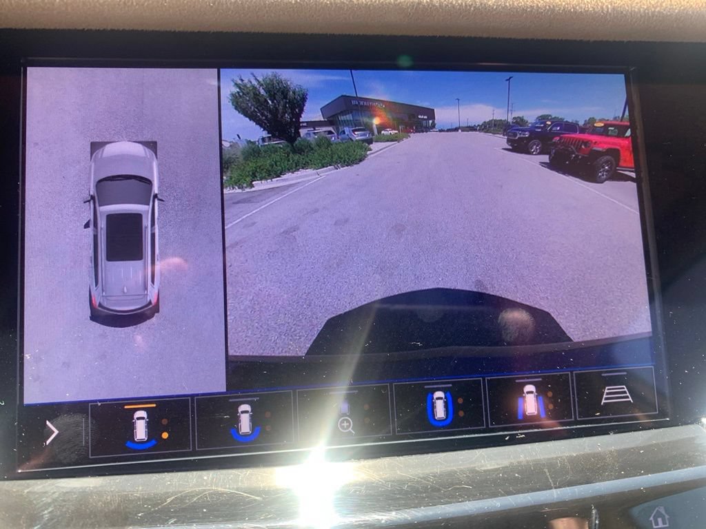Used 2020 Cadillac XT6 Premium Luxury w/ Platinum Package AWD/4WD image 22