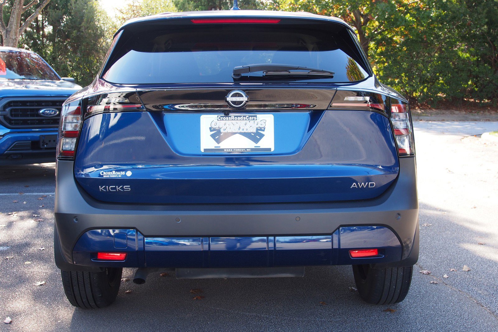 Used 2025 Nissan Kicks SV image 6