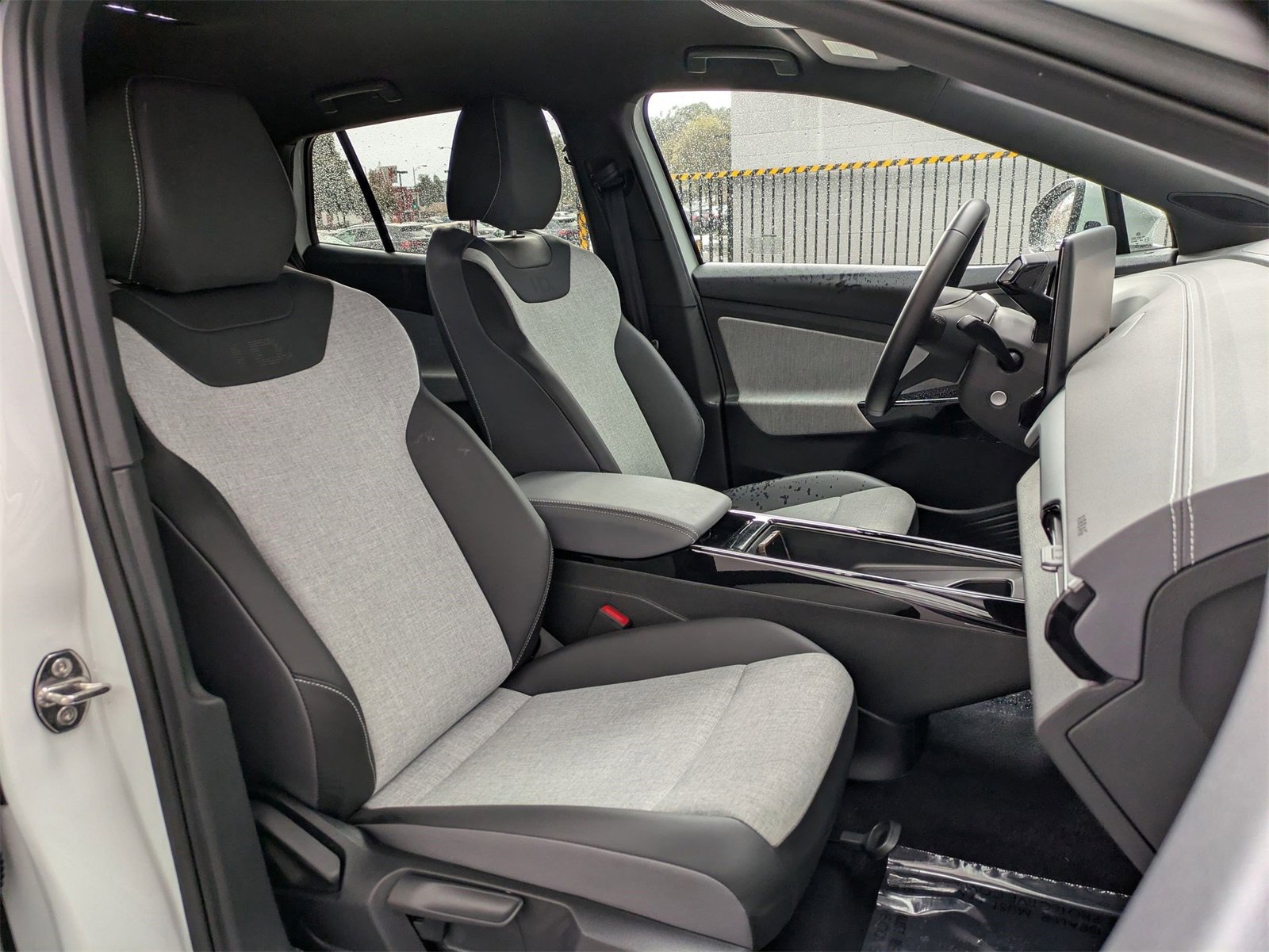 Used 2023 Volkswagen ID.4 Pro image 27