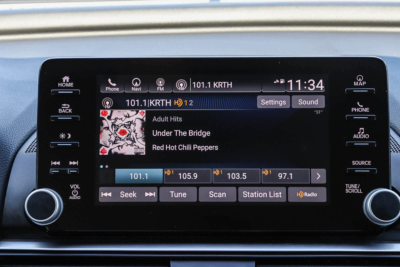 Used 2018 Honda Accord Touring image 15