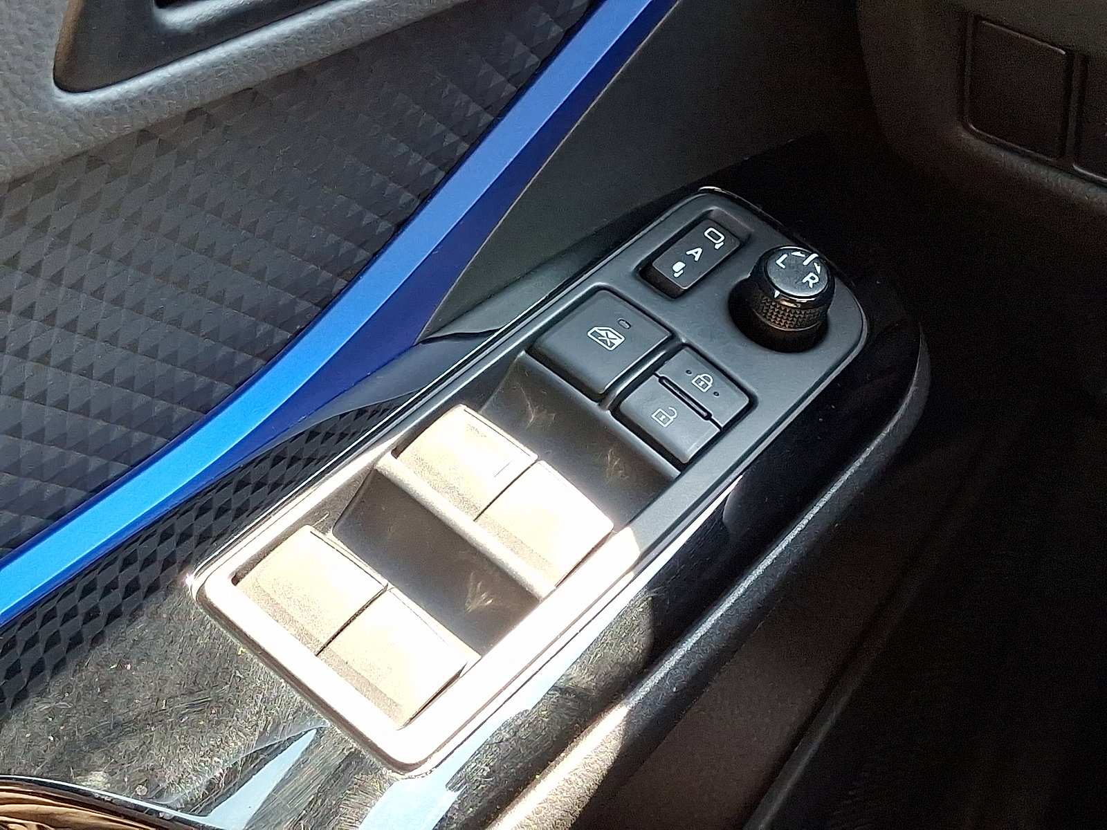 Certified 2020 Toyota C-HR XLE image 26