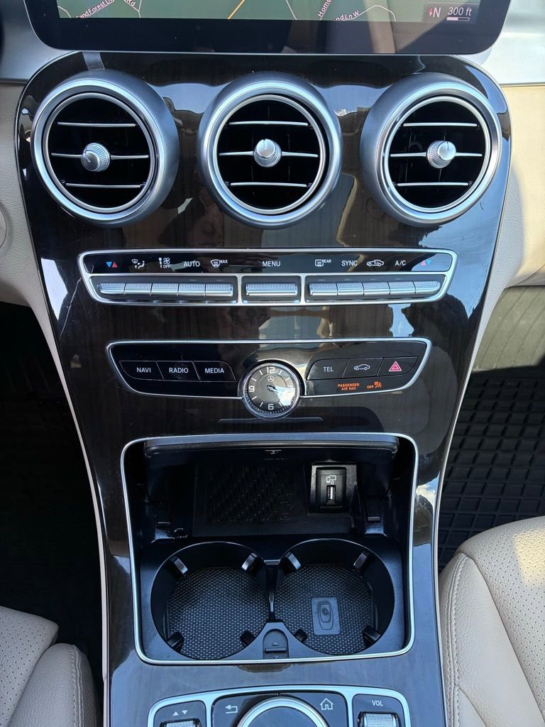 Used 2019 Mercedes-Benz C 300 4MATIC Sedan image 37
