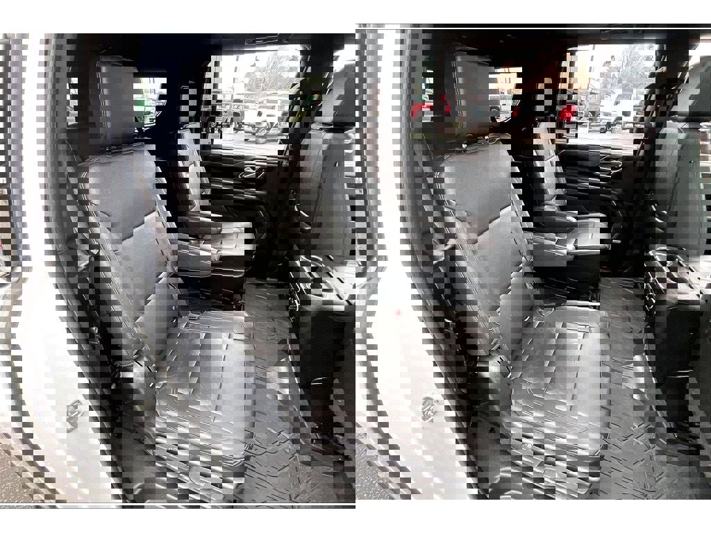 Used 2022 Chevrolet Suburban Z71 w/ Z71 Off-Road Package image 28