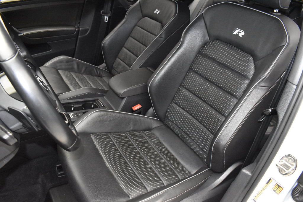 Used 2019 Volkswagen Golf R 4-Door AWD/4WD image 13