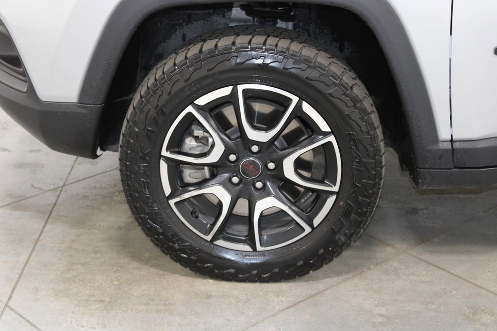 Used 2025 Jeep Compass Trailhawk image 18