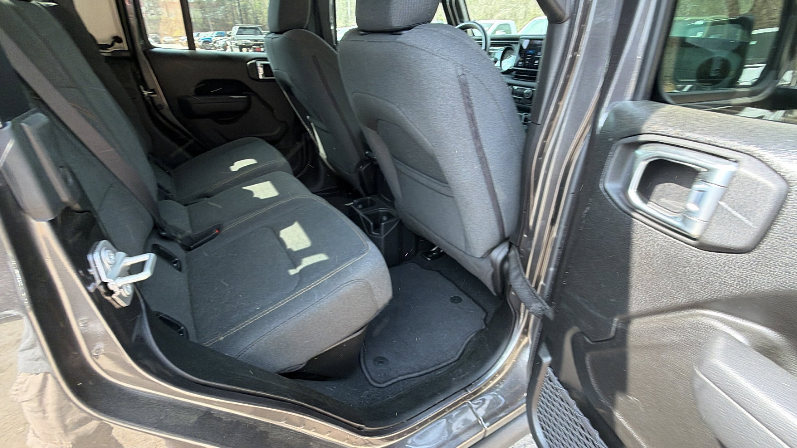 Used 2025 Jeep Gladiator Sport image 21