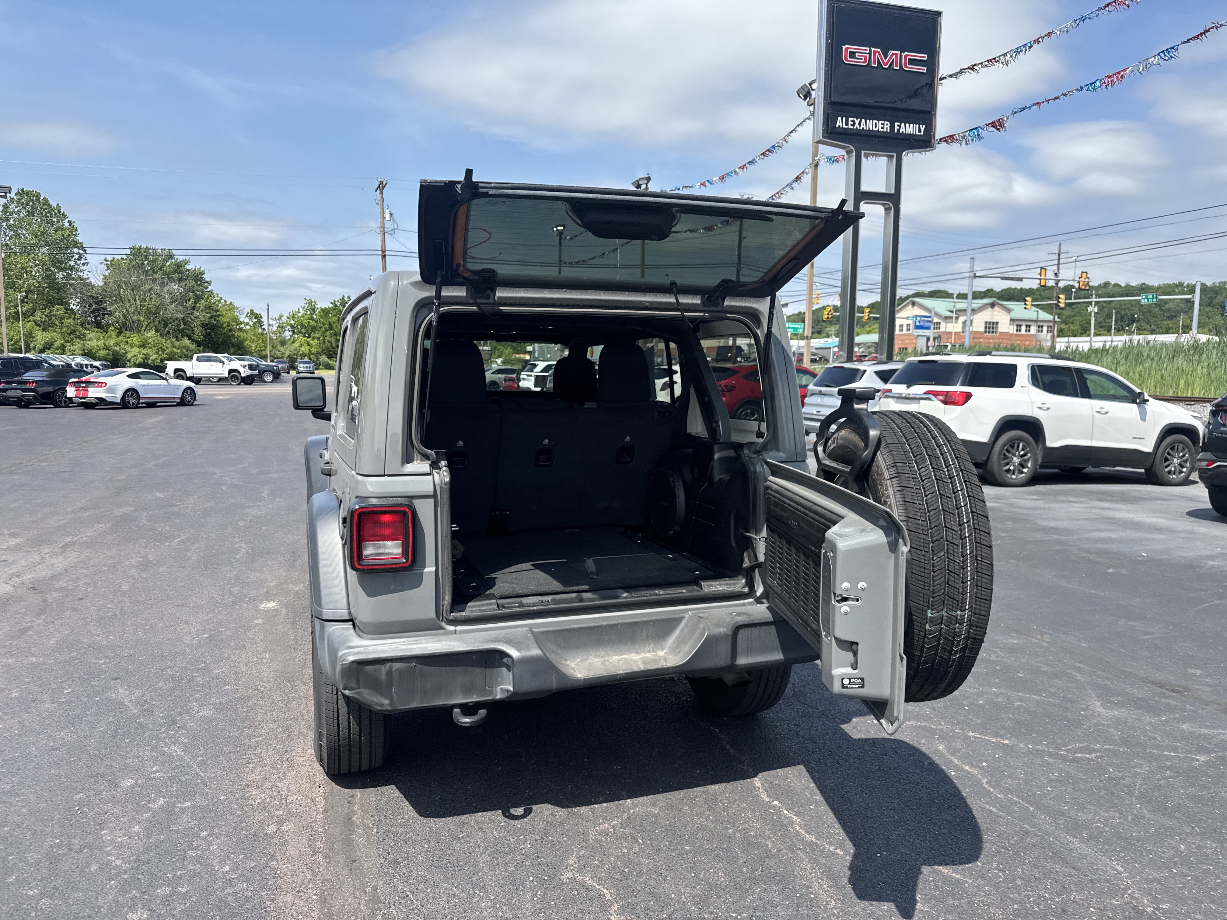 Used 2021 Jeep Wrangler Unlimited Sport w/ Sun And Sound Package AWD/4WD image 5