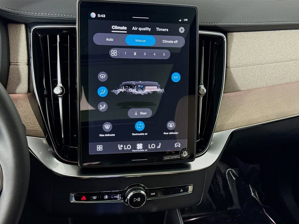 New 2026 Volvo XC90 T8 Plus w/ Protection Package Premier image 15