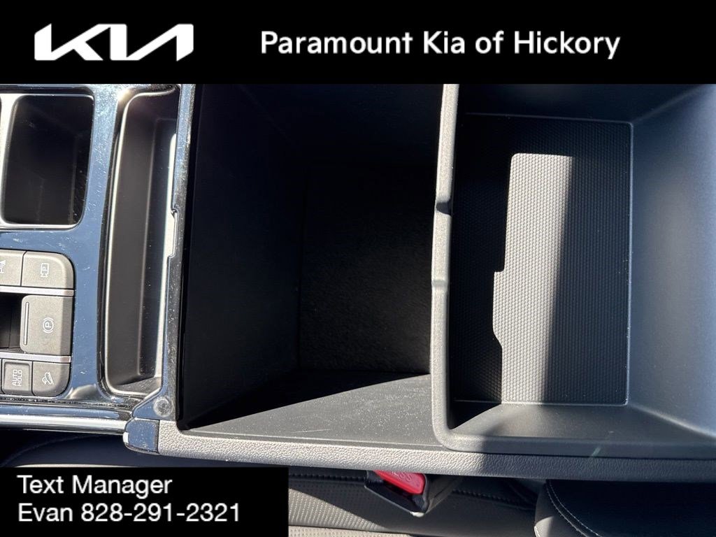 Used 2025 Kia Sorento SX image 29
