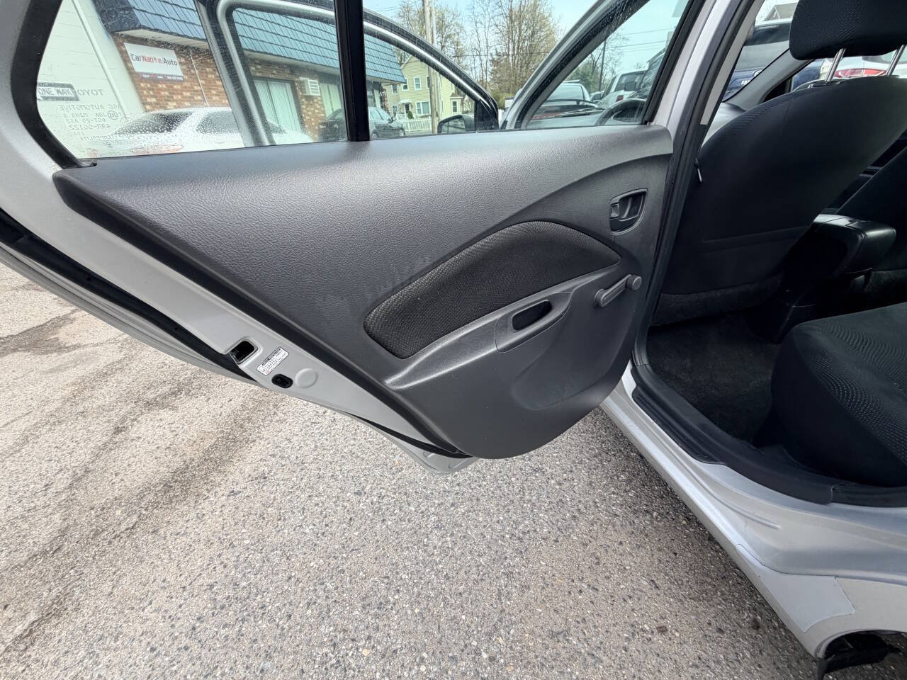 Used 2009 Toyota Yaris Sedan w/ Convenience Pkg FWD image 35