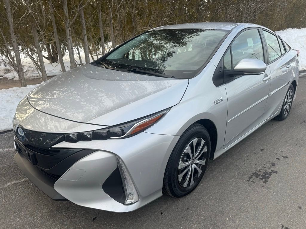 Used 2022 Toyota Prius Prime XLE image 3