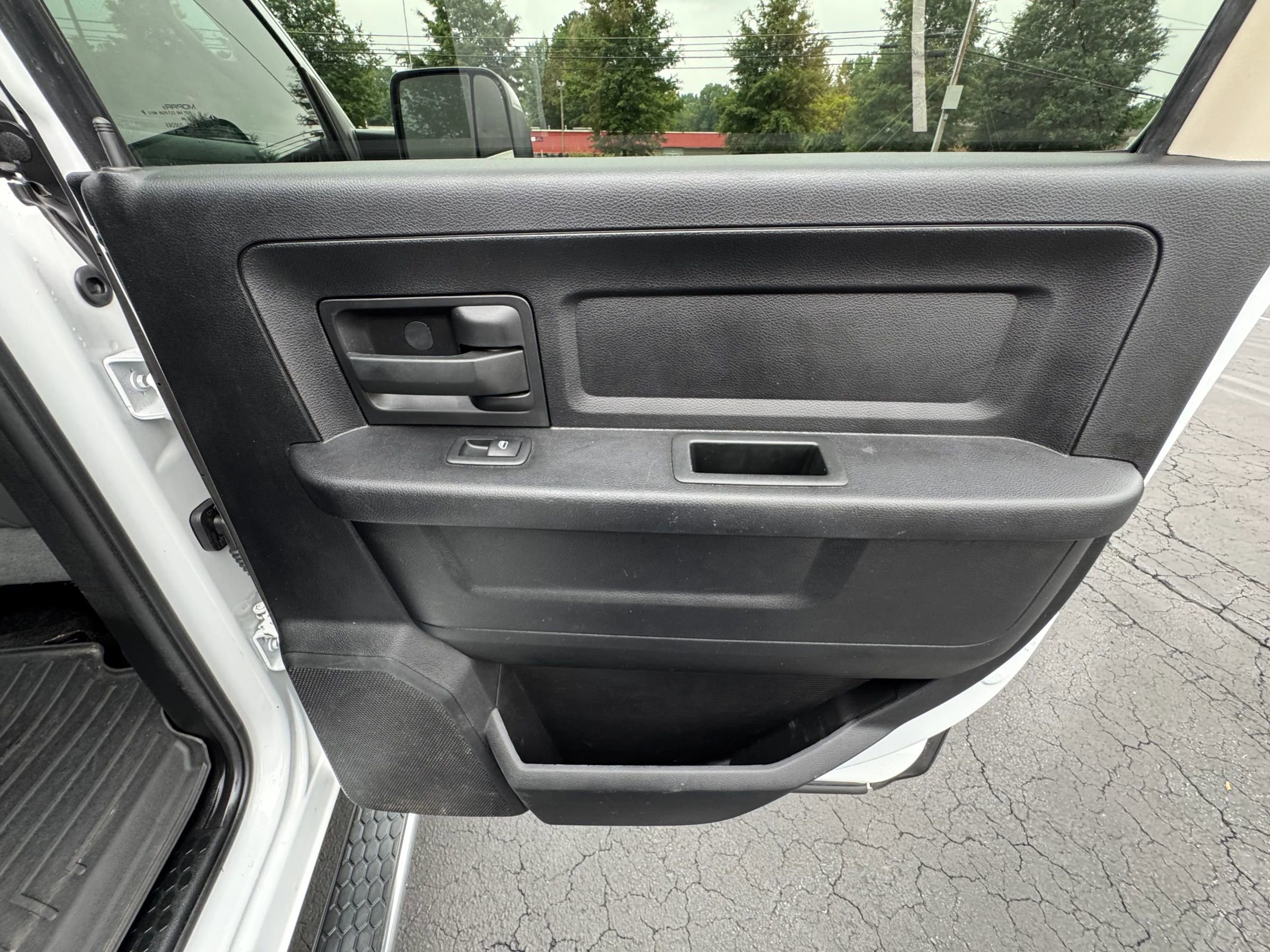 Used 2017 RAM 3500 Tradesman w/ Chrome Appearance Group image 20