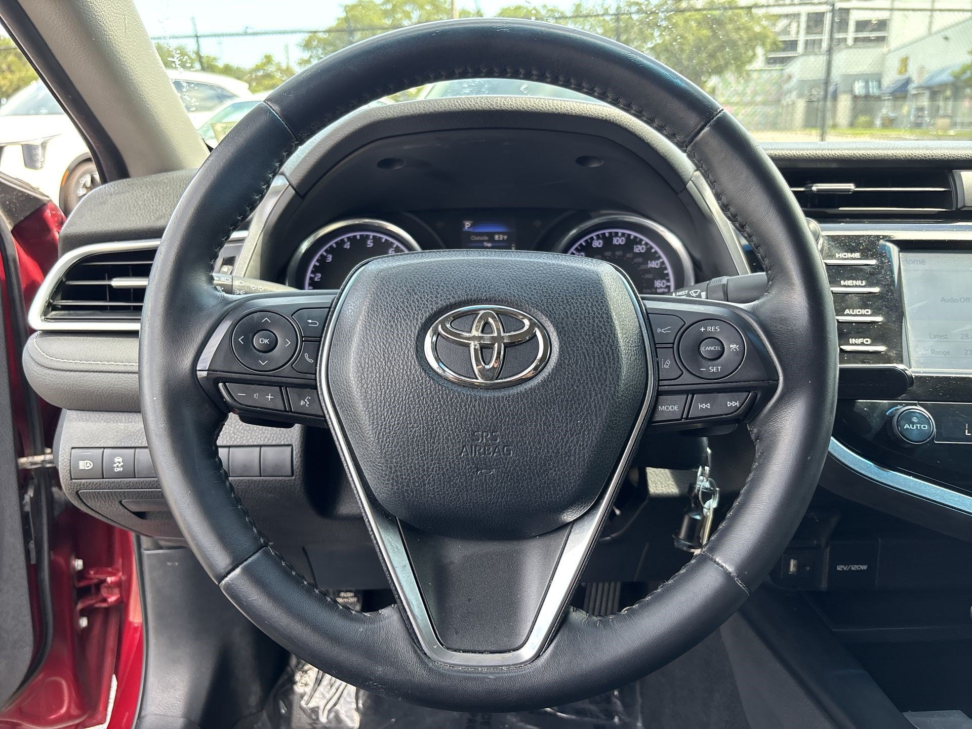 Used 2018 Toyota Camry SE FWD image 11
