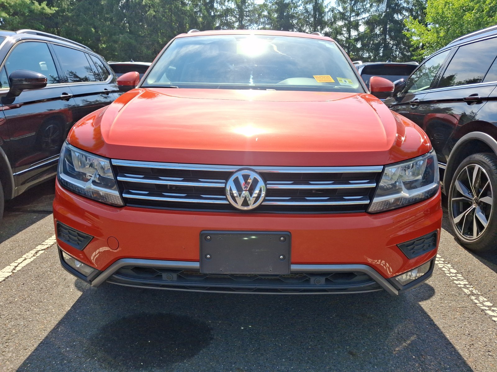 Used 2019 Volkswagen Tiguan SEL AWD/4WD image 2