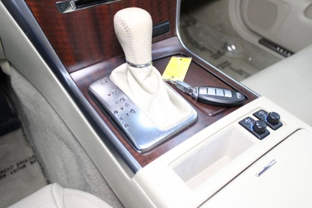 Used 2010 INFINITI M35 w/ Technology Pkg RWD image 9