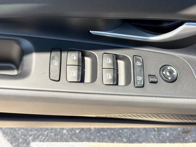 New 2026 Hyundai Elantra Limited FWD image 18